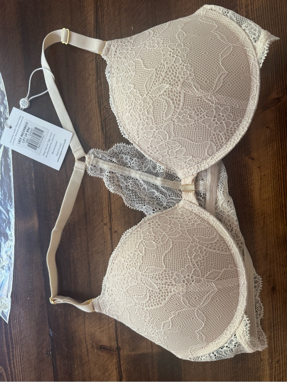 NWT - Pepper Lace Racerback Push-Up Bra - Cream
Brand new with tags - Picture 3 of 14